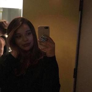 Meet your Posher, Valeria